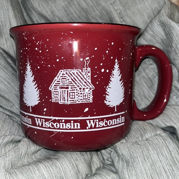 🐇 Wisconsin speckle mug. Maroon with white scenery and black trim - Picture 3 of 5